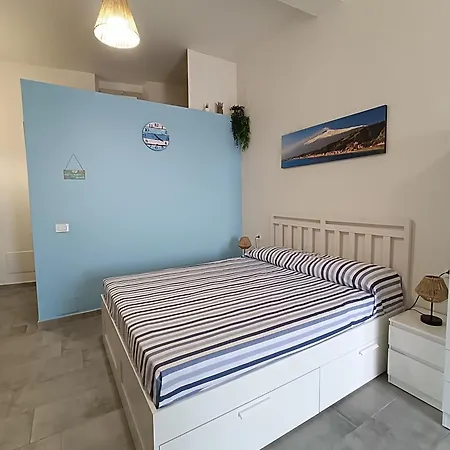 Lägenhet Casa Del Sole Fronte Mare Giardini Naxos